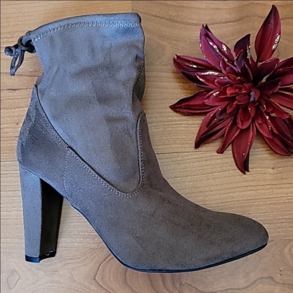 WILD DIVA Taupe Amaya Booties Size 10